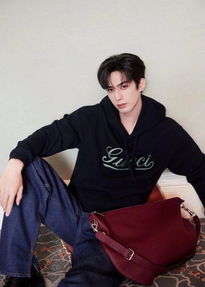 wg.luxury-- 6u33i embroidery oversized item:E-F480B1803